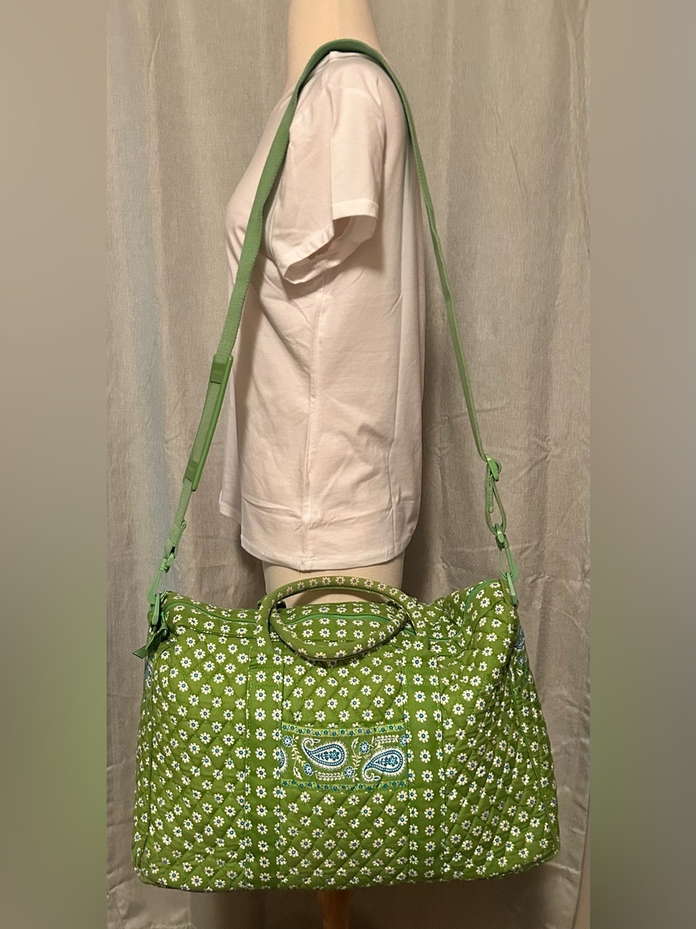 Vera Bradley retired vintage weekender travel bag - Picture 5 of 15